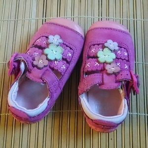 ⭐Clarks Girl's First Shoes pink slip on 2 1/2